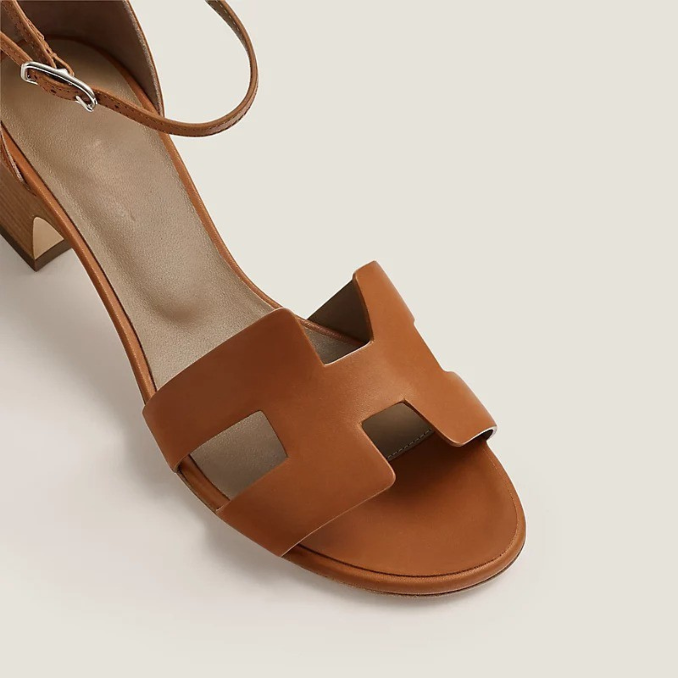 CHLOÉ | Luxury Elegant Sandals for Special Occasions