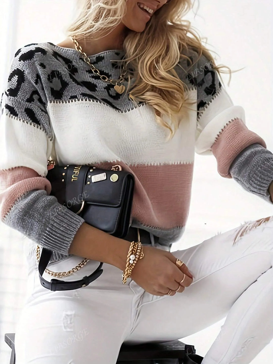 Women's Oversized Knit Sweater with Ribbed Cuffs