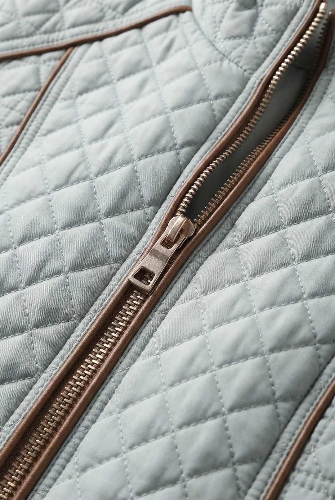 Women’s Zip-Up Quilted Jacket with Stand-Up Collar